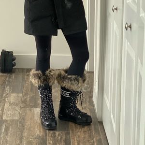 monaco moon boots black